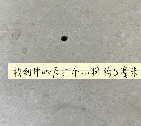 延津瓷砖空鼓维修公司专业解答在瓷砖铺贴过程中，如果砂料搅拌不均匀，将会带来以下问题