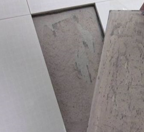 延津瓷砖空鼓维修公司分享瓷砖铺贴时如果打浆（即涂抹在瓷砖背面和基层上的砂浆或瓷砖胶）过少，会带来以下问题